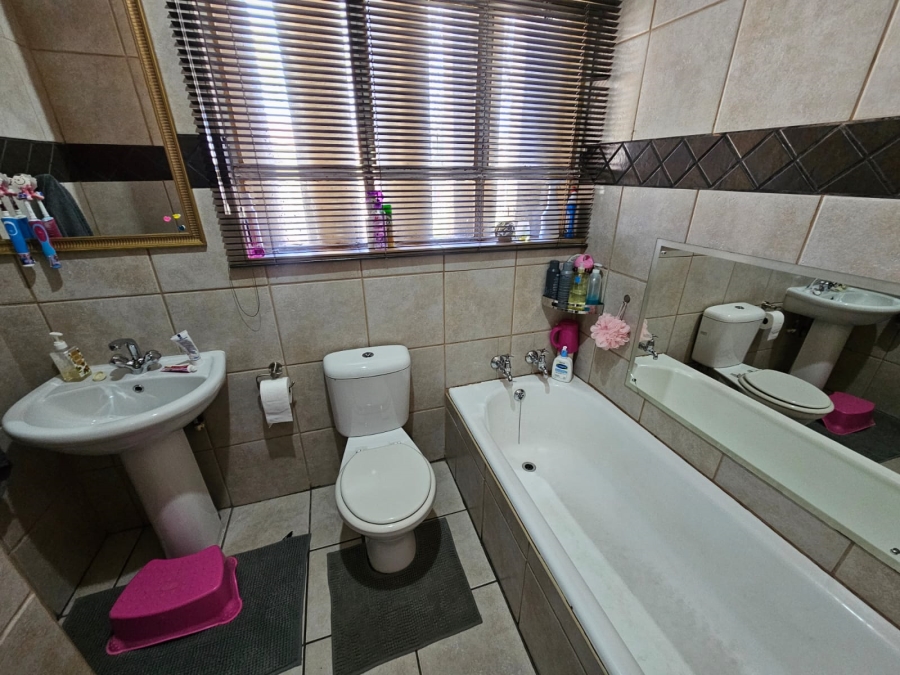 4 Bedroom Property for Sale in Sasolburg Ext 11 Free State